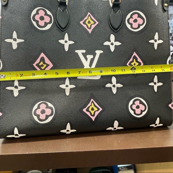(SOLD) Louis Vuitton ONTHEGO Leather GM- Black (Proof Of Authenticity Provided) - Picture 15 of 16